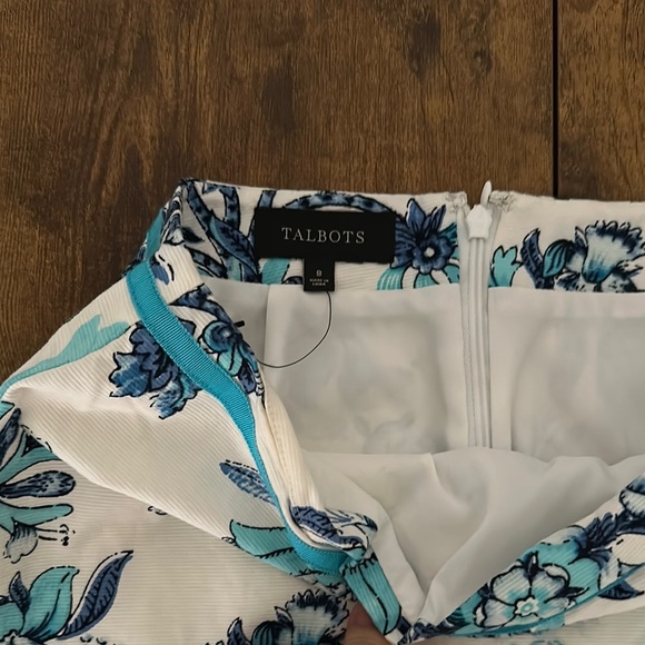 NWOT Blue and Cream Floral Pencil Skirt - Picture 3 of 4
